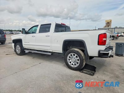 Drugie zdjęcie samochodu z przodu: 2015 GMC SIERRA K2500 DENALI VIN:1GT120E84FF586043 - miniatura