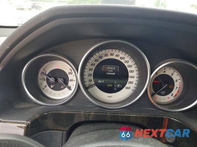 Zdjęcie 9 z 12 samochodu: 2014 MERCEDES-BENZ E 550 4MATIC VIN:WDDHF9BB8EA882059 - miniatura