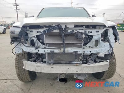 Piąte zdjęcie samochodu w środku: 2024 TOYOTA TACOMA SR VIN:3TYJDAHNXRT017370 - miniatura