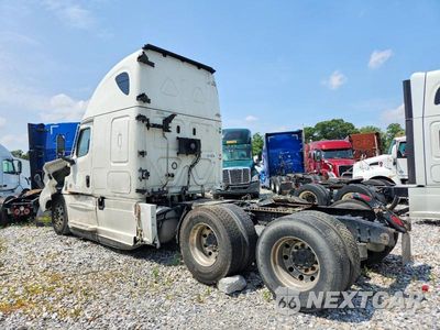 Trzecie zdjęcie samochodu z tyłu: 2023 FREIGHTLINER CASCADIA 1 - SEMI TRUCK VIN:3AKJHHDR2PSUH4781 - miniatura