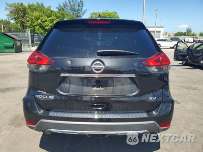 Zdjęcie 6 z 13 samochodu: 2017 NISSAN ROGUE SV VIN:5N1AT2MT7HC824384 - miniatura
