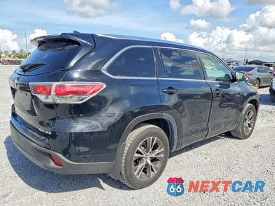 Trzecie zdjęcie samochodu z tyłu: 2016 TOYOTA HIGHLANDER XLE VIN:5TDJKRFH8GS276997 - miniatura
