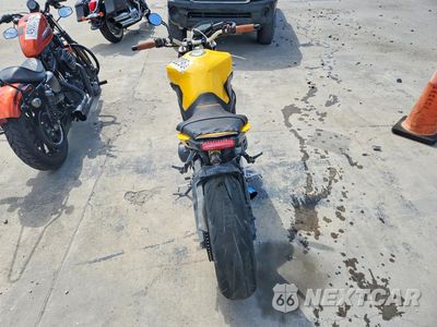 Czwarte zdjęcie samochodu z boku: 2015 YAMAHA FZ09 VIN:JYARN33E5FA006621 - miniatura