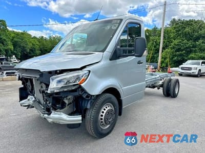 2025 MERCEDES-BENZ SPRINTER 4500 W1X9N33Y1SN355924 - główne zdjęcie licytacji z USA - miniatura