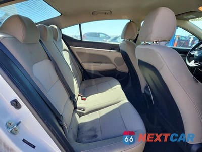 Zdjęcie 10 z 13 samochodu: 2019 HYUNDAI ELANTRA SEL VIN:5NPD84LF7KH424394 - miniatura