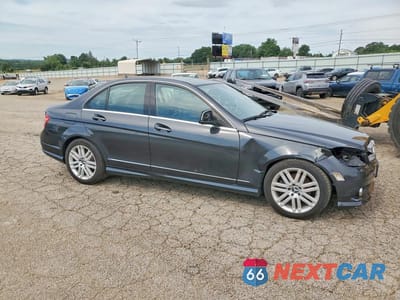 Czwarte zdjęcie samochodu z boku: 2009 MERCEDES-BENZ C 300 4MATIC VIN:WDDGF81X99R061501 - miniatura