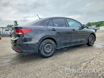Trzecie zdjęcie samochodu z tyłu: 2018 KIA RIO LX VIN:3KPA24AB8JE047114 - miniatura
