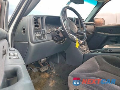 Zdjęcie 8 z 12 samochodu: 2002 GMC NEW SIERRA C1500 VIN:2GTEC19TX21163018 - miniatura