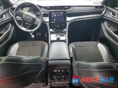 Zdjęcie 8 z 13 samochodu: 2023 JEEP GRAND CHEROKEE L LAREDO VIN:1C4RJKAG5P8807931 - miniatura