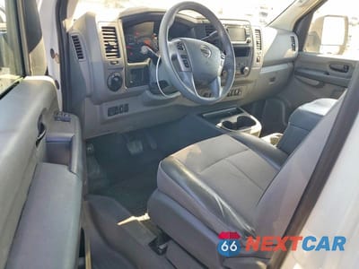 Zdjęcie 8 z 14 samochodu: 2018 NISSAN NV 2500 HD SV VIN:1N6BF0LY1JN801918 - miniatura