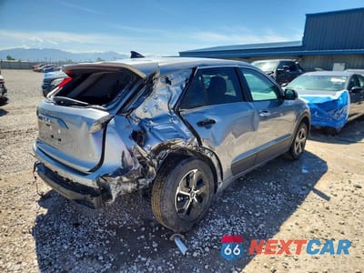Trzecie zdjęcie samochodu z tyłu: 2026 KIA NIRO LX VIN:KNDCP3LE2T5344065 - miniatura