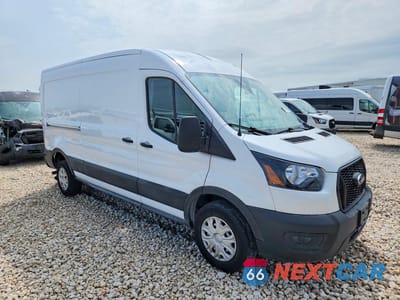 Czwarte zdjęcie samochodu z boku: 2025 FORD TRANSIT T-250 VIN:1FTBR1C87SKA55462 - miniatura