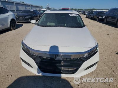Piąte zdjęcie samochodu w środku: 2018 HONDA ACCORD EXL VIN:1HGCV2F56JA030680 - miniatura
