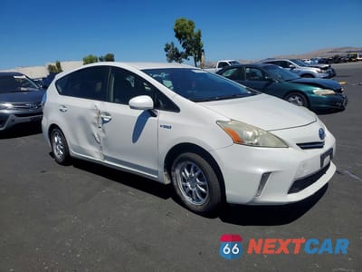 Czwarte zdjęcie samochodu z boku: 2012 TOYOTA PRIUS V THREE VIN:JTDZN3EU8C3123070 - miniatura