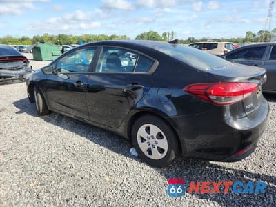 Drugie zdjęcie samochodu z przodu: 2017 KIA FORTE LX VIN:3KPFK4A78HE119103 - miniatura