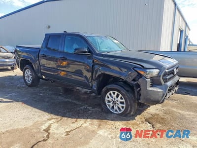 Czwarte zdjęcie samochodu z boku: 2024 TOYOTA TACOMA SR VIN:3TYKD5HN9RT016478 - miniatura