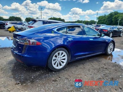 Trzecie zdjęcie samochodu z tyłu: 2016 TESLA MODEL S VIN:5YJSA1E26GF143407 - miniatura