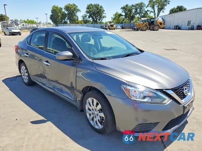 Czwarte zdjęcie samochodu z boku: 2017 NISSAN SENTRA S VIN:3N1AB7AP7HY208769 - miniatura