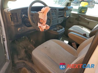 Zdjęcie 8 z 13 samochodu: 2019 CHEVROLET EXPRESS BOX TRUCK VIN:1HA6GVCG6KN007161 - miniatura