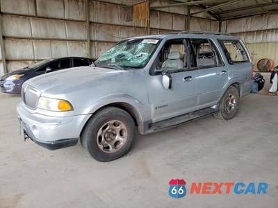 2000 LINCOLN NAVIGATOR 5LMRU27A2YLJ00349 - główne zdjęcie licytacji z USA - miniatura