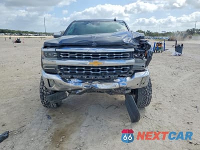 Piąte zdjęcie samochodu w środku: 2018 CHEVROLET SILVERADO K1500 LTZ VIN:3GCUKSEC3JG118695 - miniatura