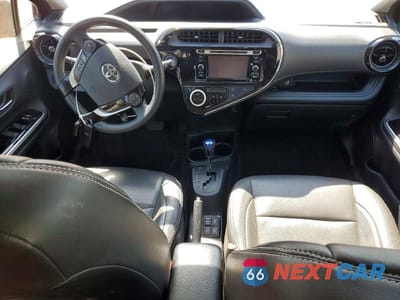 Zdjęcie 8 z 13 samochodu: 2018 TOYOTA PRIUS C FOUR VIN:JTDKDTB36J1614164 - miniatura