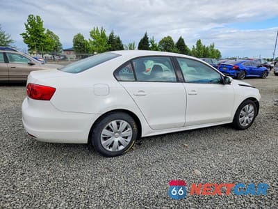 Trzecie zdjęcie samochodu z tyłu: 2011 VOLKSWAGEN JETTA SE VIN:3VWDZ7AJ8BM375154 - miniatura
