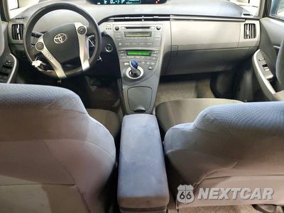 Zdjęcie 8 z 12 samochodu: 2010 TOYOTA PRIUS III VIN:JTDKN3DU5A1022063 - miniatura