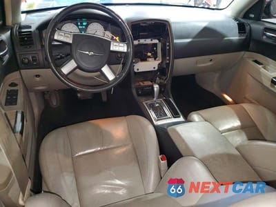 Zdjęcie 8 z 12 samochodu: 2006 CHRYSLER 300C VIN:2C3KA63H26H430891 - miniatura