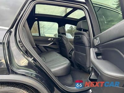 Zdjęcie 6 z 10 samochodu: 2019 BMW X5 XDRIVE50I VIN:5UXJU2C51KLN65059 - miniatura