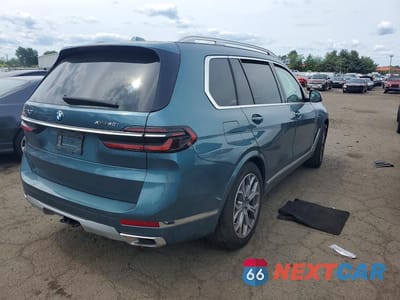 Trzecie zdjęcie samochodu z tyłu: 2025 BMW X7 XDRIVE40I VIN:5UX23EM02S9Z31149 - miniatura