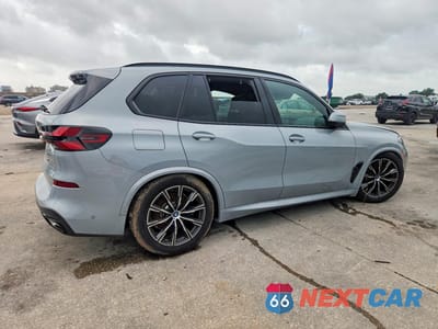 Trzecie zdjęcie samochodu z tyłu: 2025 BMW X5 XDRIVE50E VIN:5UX43EU02S9Y29486 - miniatura