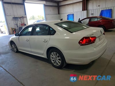 Drugie zdjęcie samochodu z przodu: 2014 VOLKSWAGEN PASSAT S VIN:1VWAT7A34EC103020 - miniatura