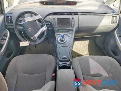 Zdjęcie 8 z 12 samochodu: 2011 TOYOTA PRIUS THREE VIN:JTDKN3DU9B1423519 - miniatura