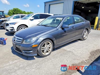 2013 MERCEDES-BENZ C 300 4MATIC WDDGF8AB4DR296109 - główne zdjęcie licytacji z USA - miniatura