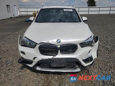 Piąte zdjęcie samochodu w środku: 2018 BMW X1 XDRIVE28I VIN:WBXHT3C3XJ3H31297 - miniatura