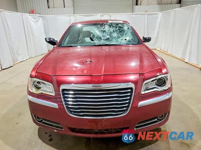 Piąte zdjęcie samochodu w środku: 2013 CHRYSLER 300 VIN:2C3CCAAGXDH698323 - miniatura