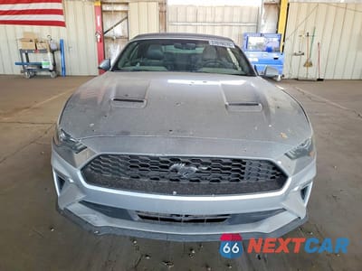 Piąte zdjęcie samochodu w środku: 2019 FORD MUSTANG VIN:1FATP8UH4K5170011 - miniatura