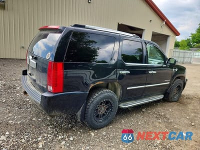 Trzecie zdjęcie samochodu z tyłu: 2011 CADILLAC ESCALADE LUXURY VIN:1GYS4BEF5BR356135 - miniatura