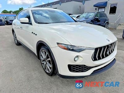 Czwarte zdjęcie samochodu z boku: 2018 MASERATI LEVANTE VIN:ZN661XUA6JX292117 - miniatura