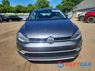 Piąte zdjęcie samochodu w środku: 2018 VOLKSWAGEN GOLF ALLTRACK S VIN:3VWH17AU7JM759573 - miniatura