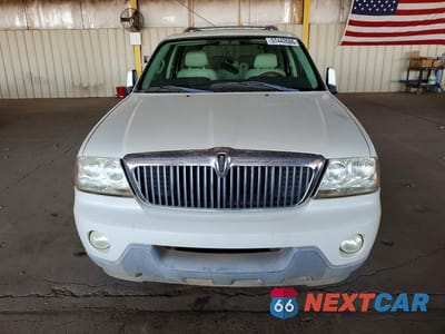 Piąte zdjęcie samochodu w środku: 2004 LINCOLN AVIATOR VIN:5LMEU88H04ZJ19583 - miniatura