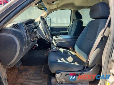 Zdjęcie 7 z 12 samochodu: 2007 CHEVROLET SILVERADO K2500 HEAVY DUTY VIN:1GCHK23607F516701 - miniatura