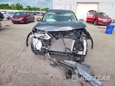 Piąte zdjęcie samochodu w środku: 2019 NISSAN ROGUE SL VIN:5N1AT2MV5KC801548 - miniatura