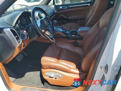 Zdjęcie 7 z 14 samochodu: 2016 PORSCHE CAYENNE S VIN:WP1AB2A25GLA95480 - miniatura