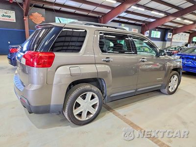 Trzecie zdjęcie samochodu z tyłu: 2010 GMC TERRAIN SLT VIN:2CTFLJEY0A6252933 - miniatura