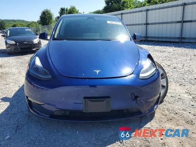Piąte zdjęcie samochodu w środku: 2023 TESLA MODEL Y VIN:7SAYGAEE9PF769748 - miniatura