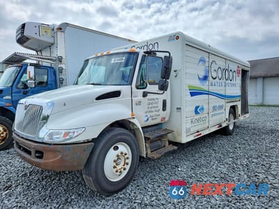 2004 INTERNATIONAL 4300 DELIVERY TRUCK 1HTMMAAL44H672559 - główne zdjęcie licytacji z USA - miniatura