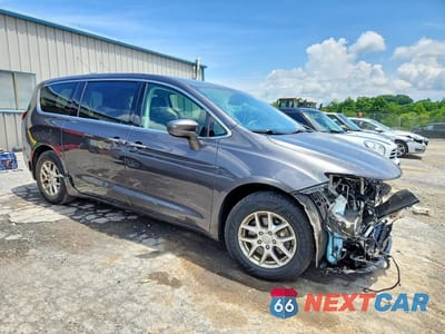 Czwarte zdjęcie samochodu z boku: 2020 CHRYSLER PACIFICA TOURING VIN:2C4RC1FGXLR102487 - miniatura
