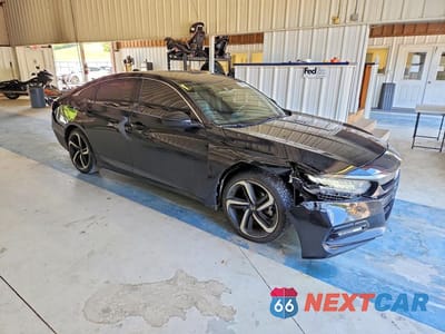 Czwarte zdjęcie samochodu z boku: 2018 HONDA ACCORD SPORT VIN:1HGCV1F38JA180136 - miniatura